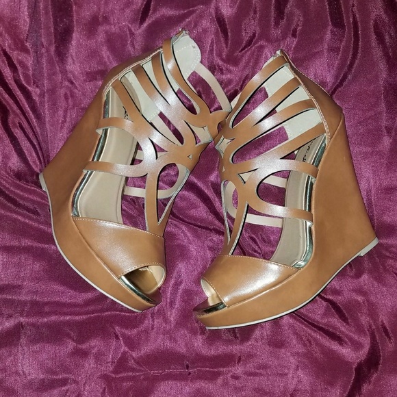 Heels - Picture 2 of 4